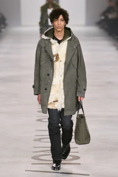 Look 43